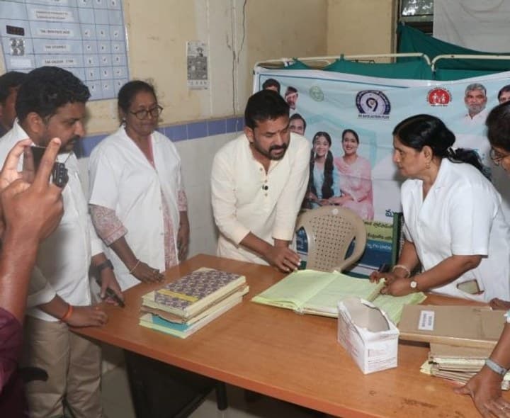 పీహెచ్‌సీల్లో మందుల కొరత ప్రజారోగ్యంపై నిర్లక్ష్యం మెతుకు ఆనంద్‌ - Udayam