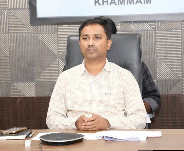 భారీ వర్షాలు.. కంట్రోల్ రూమ్ ఏర్పాటు - Udayam