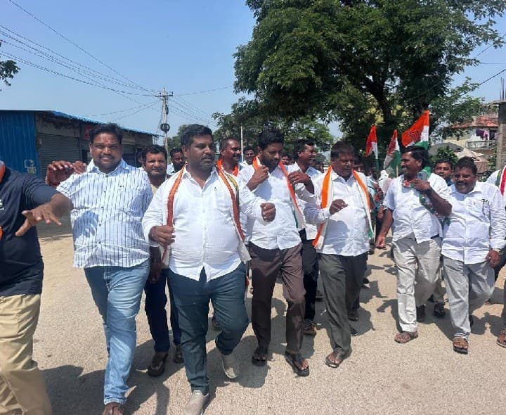సిరికొండ మండలంలో కాంగ్రెస్ నాయకుల భారీ ర్యాలీ - Udayam