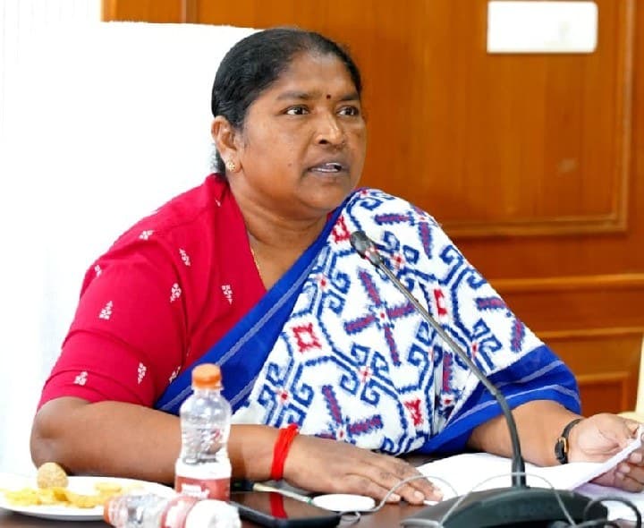 చేయూత పెన్షన్ల దరఖాస్తుల పరిశీలనకు గడువు పెంపు - Udayam
