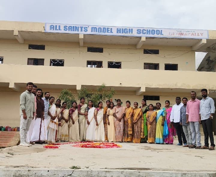 ఓనం ఉత్సావాలను ఘనంగా నిర్వహించారు
