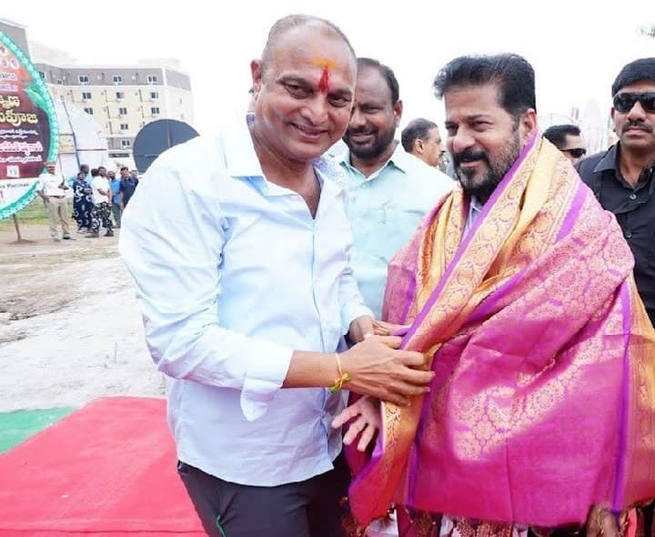 సీఎంను సన్మానించిన ఎమ్మెల్యే బండారి