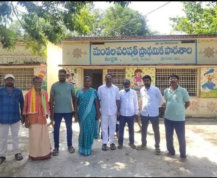 విద్యా కమిటీ ఛైర్మన్ అంపిలి లక్ష్మీ - Udayam