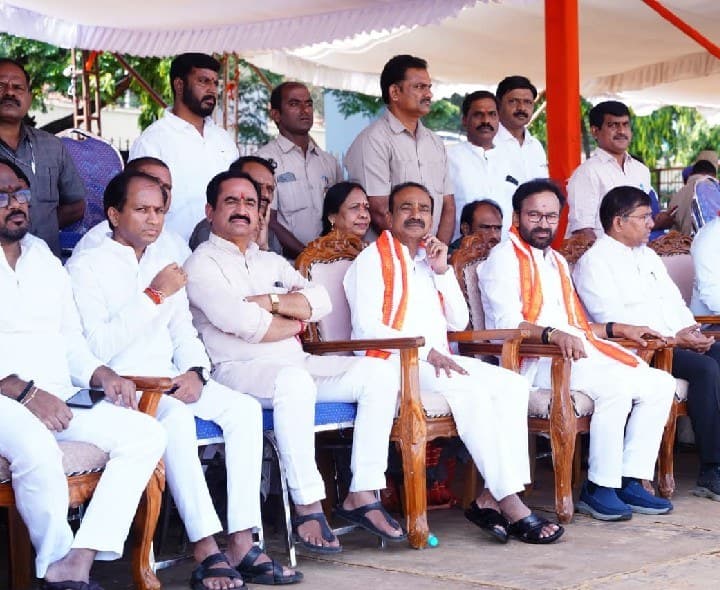 తెలంగాణ విమోచన దినోత్సవ వేడుకల ఏర్పాట్ల పరిశీలన - Udayam
