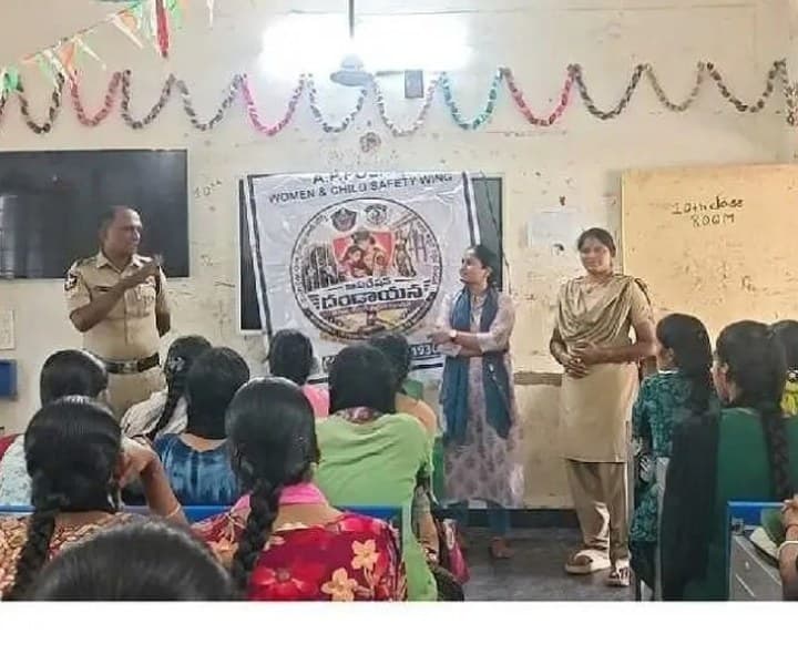 సంతబొమ్మాళిలో శక్తియాప్‌పై అవగాహన - Udayam