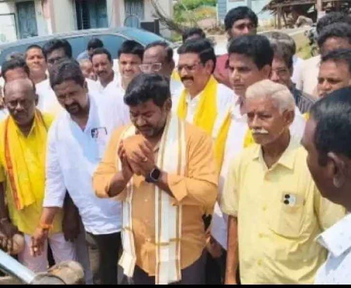 రహదారి అభివృద్ధి పనులకు శంకుస్థాపన చేసిన MLA - Udayam