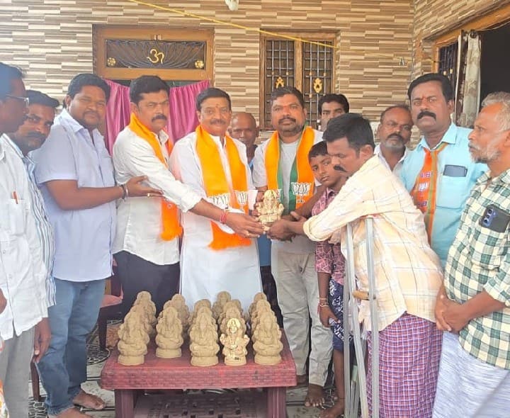 మట్టి వినాయకులతోనే పర్యావరణ పరిరక్షణ - Udayam