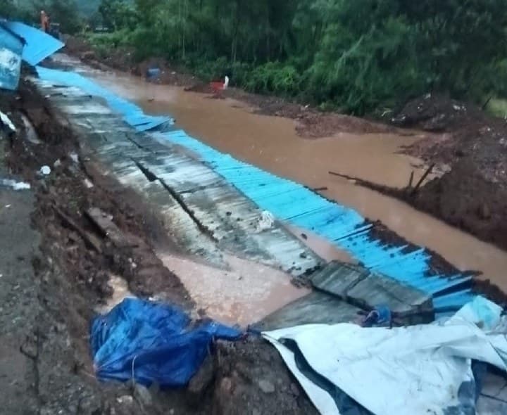 గూగుల్ డేటా సెంటర్ వద్ద కూలిన ఫెన్సింగ్ 