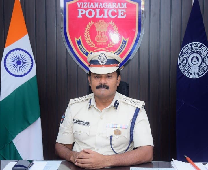 తుఫాను నేపథ్యంలో పోలీసు శాఖ ముందస్తు చర్యలు - Udayam