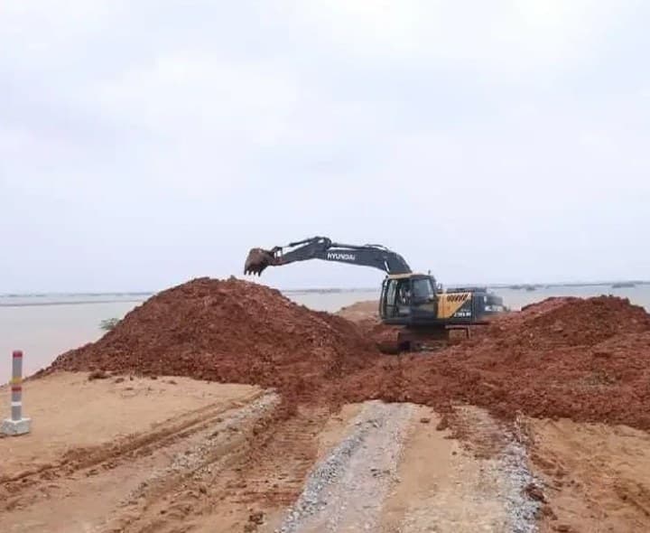 నీట మునిగిన పంట పొలాలకు రక్షణ చర్యలు - Udayam