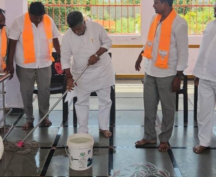 జడ్చర్ల 10వ వార్డులో స్వచ్ఛభారత్ కార్యక్రమం - Udayam