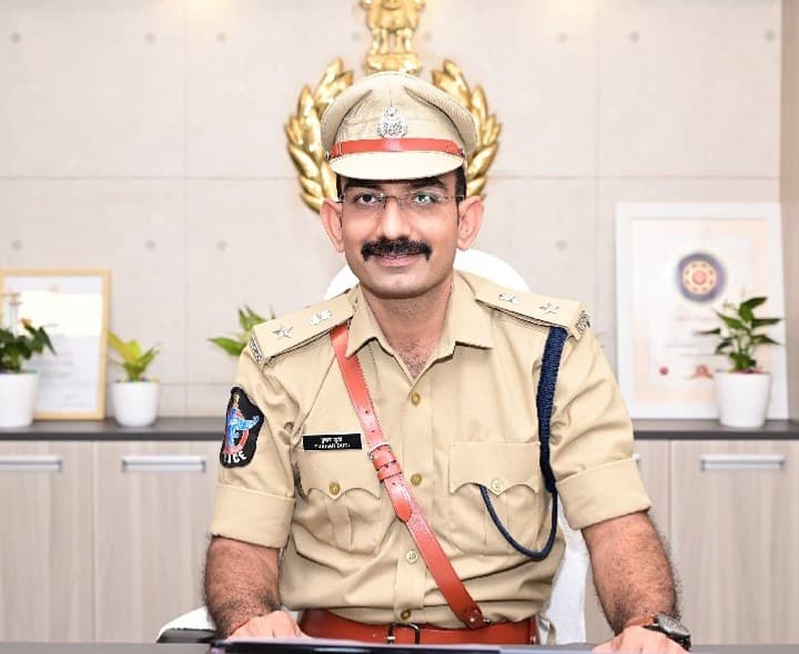 మైనర్ డ్రైవింగ్‌పై పోలీసుల కఠిన నిఘా