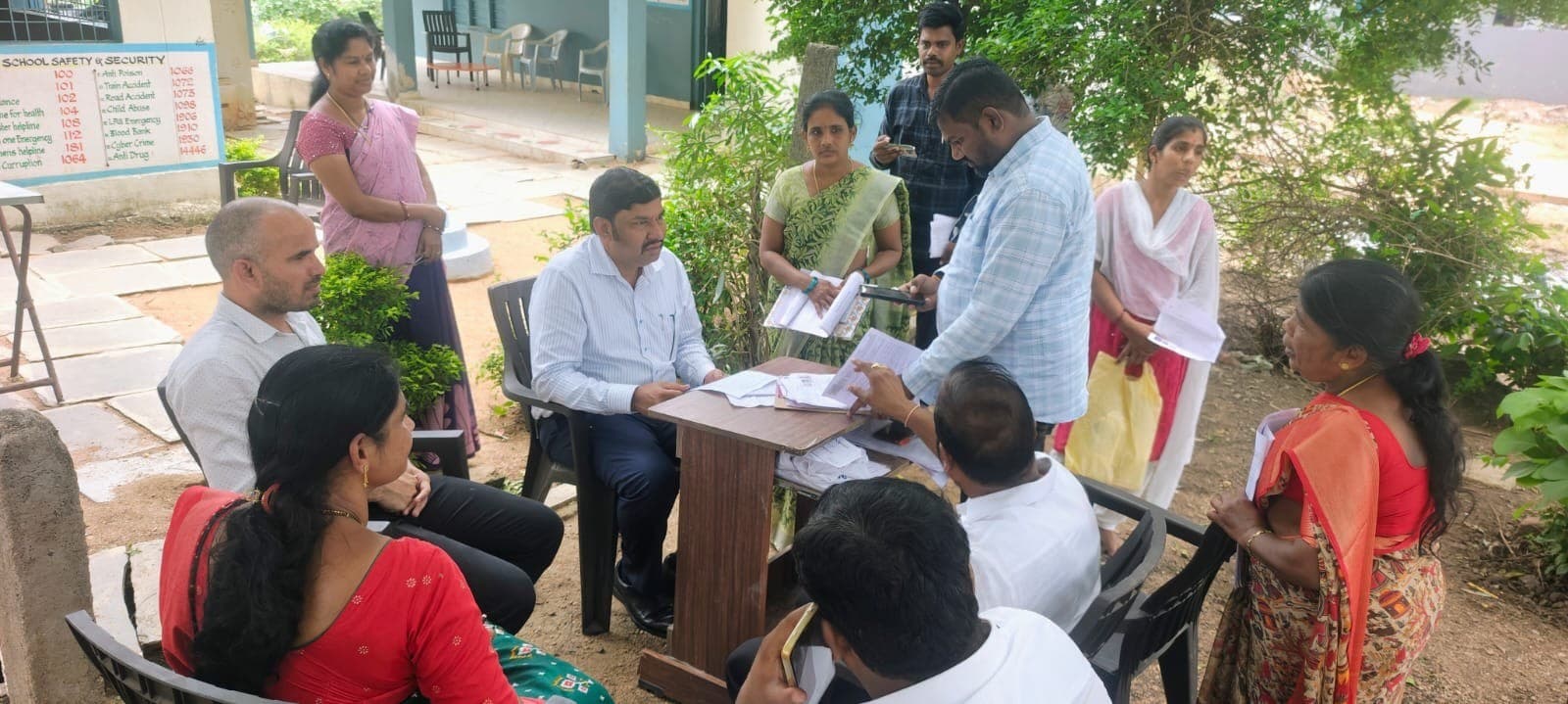 ఎస్ఐఆర్ ప్రక్రియ పరిశీలించిన అదనపు కలెక్టర్ - Udayam Digital