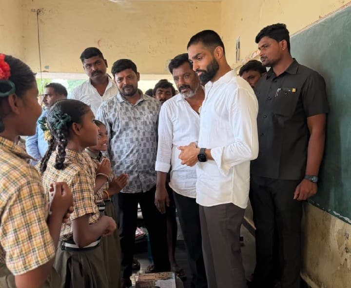 ప్రభుత్వ పాఠశాల ఆకస్మికంగా తనిఖీ - Udayam
