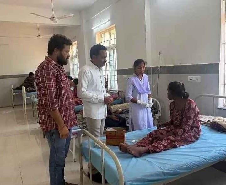ప్రబుత్వ ఆసుపత్రిలో రోగులను పరామర్శించిన ఎస్టీ కమీషన్ సభ్యులు - Udayam