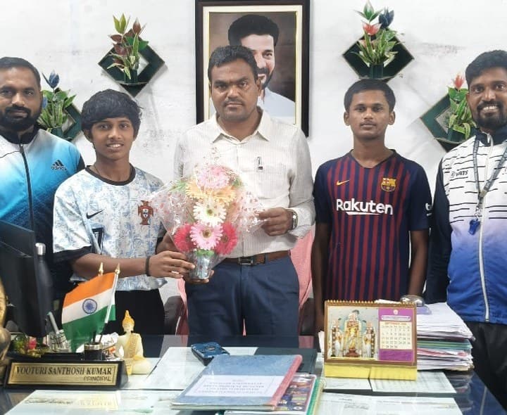 రాష్ట్రస్థాయి పోటీలకు గురుకుల కళాశాల విద్యార్థుల ఎంపిక - Udayam