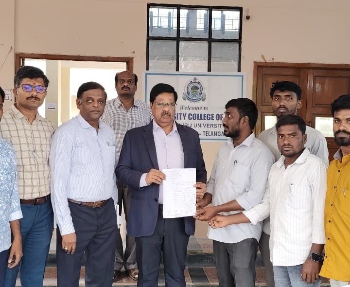 పాలమూరు యూనివర్సిటీలో హాస్టల్ వసతి కల్పించాలి - Udayam