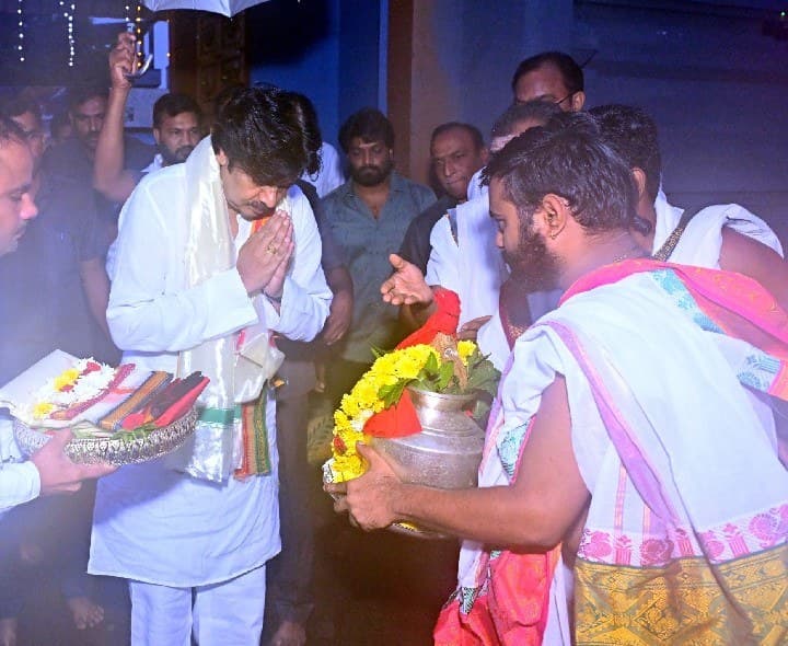 చేబ్రోలు సీతారామస్వామిని దర్శించుకున్న పవన్ కళ్యాణ్