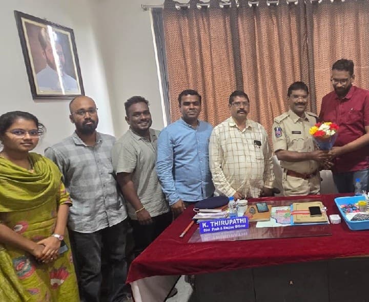డీపీఈఓ కె. తిరుపతికి ఘన సన్మానం.