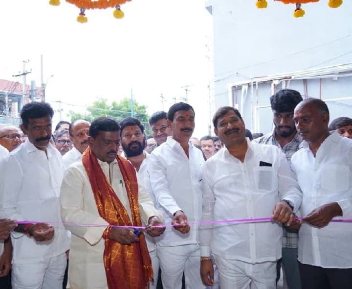 శ్రీ లక్ష్మీ గణపతి దేవాలయంలో నిర్మించిన షెడ్డును ప్రారంభించిన ఎమ్మెల్యే - Udayam