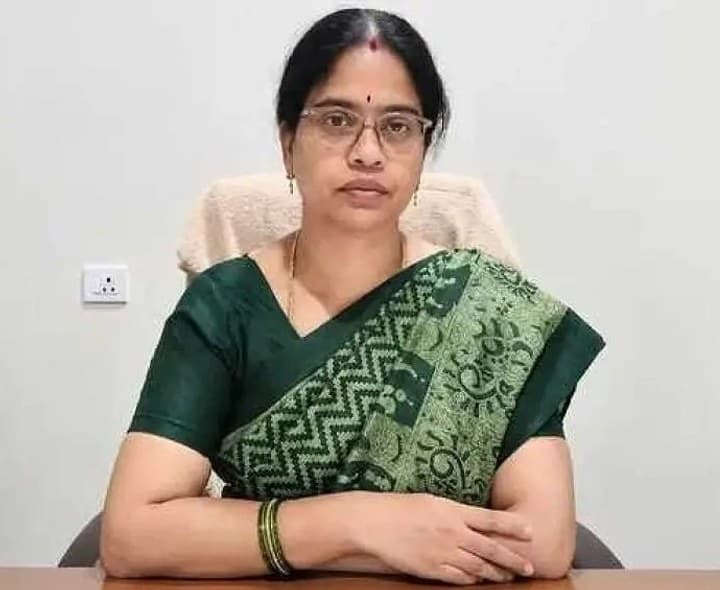 ఖమ్మం జిల్లా విద్యాశాఖాధికారిగా డి. వాసంతి - Udayam