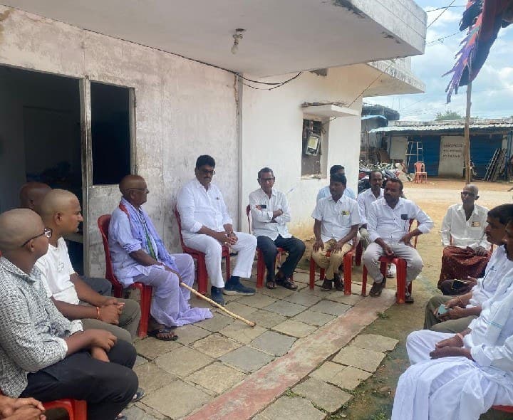సారంగాపూర్ మండలంలో పలువురును పరామర్శించిన బీఆర్ఎస్ నాయకులు - Udayam
