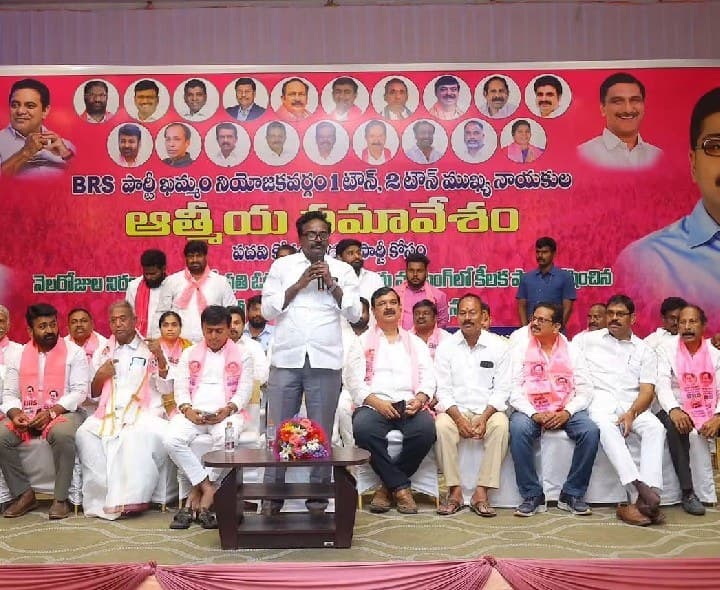 మంత్రి తుమ్మలకు మాజీ మంత్రి పువ్వాడ సవాల్