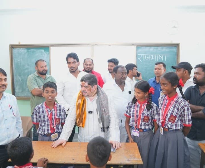 కేంద్రీయ విద్యాలయంలో విద్యార్థులతో మంత్రి పొన్నం సందడి