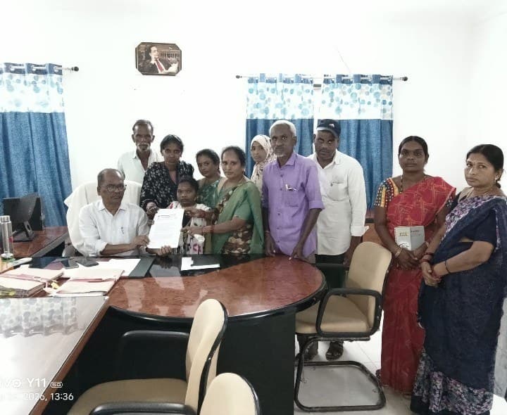 బ్యాక్‌లాగ్ పోస్టులు భర్తీ చేయాలి - Udayam