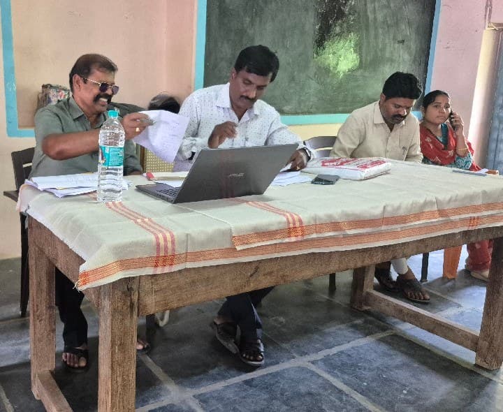 పందికోన రిజర్వాయర్ చేపల చెరువు వేలం పూర్తి - Udayam