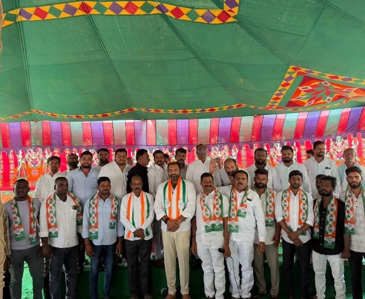 పెద్దరేవల్లిలో కాంగ్రెస్‌లోకి 20 మంది చేరిక - Udayam