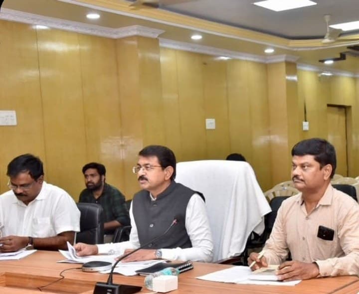 'స్వచ్ఛత హి సేవా' కార్యక్రమాలను విజయవంతం చేయాలి - Udayam