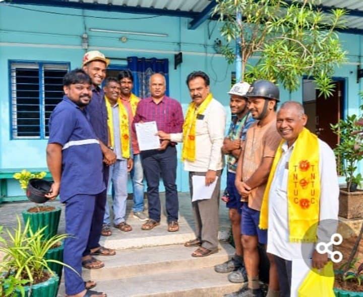 కార్మికులకు 40 శాతం లాభాల వాటా చెల్లించాలి - Udayam