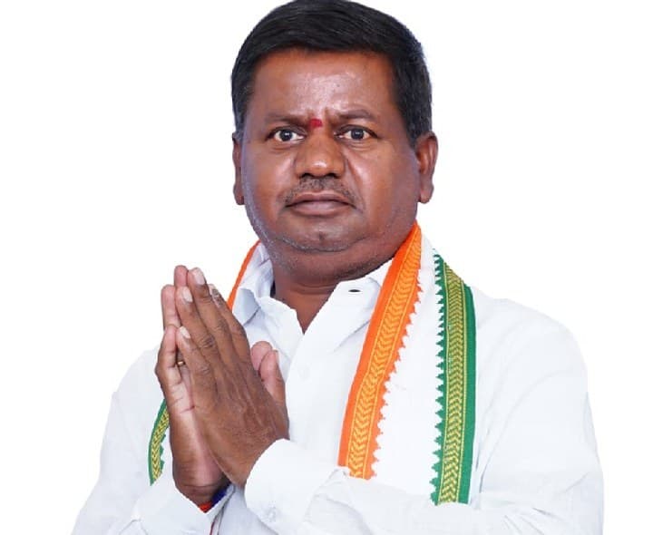 రేపు నిరుపేదలకు ఇళ్ల పట్టాల పంపిణీ - Udayam