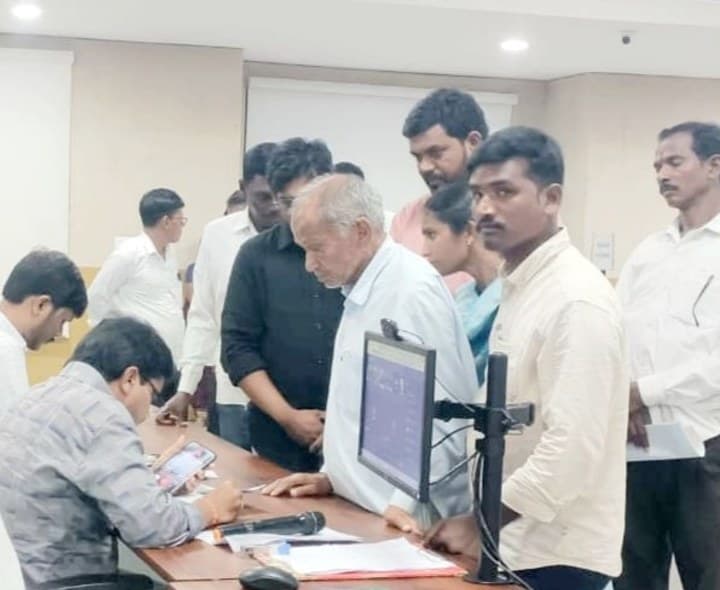 ముధోల్ ఎస్సీ వసతి గృహాల భవనల నిర్మాణానికి వినతి - Udayam
