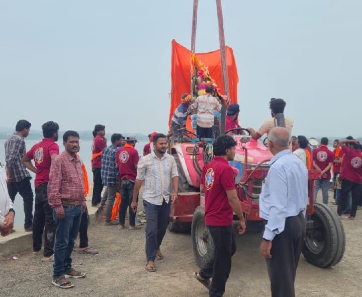 నిర్మల్ వినాయక నిమజ్జన శోభాయాత్రలు - Udayam
