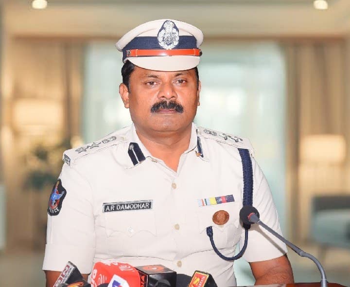 గంజాయి కేసులో నిందితులకు జైలు, జరిమానా - SP - Udayam