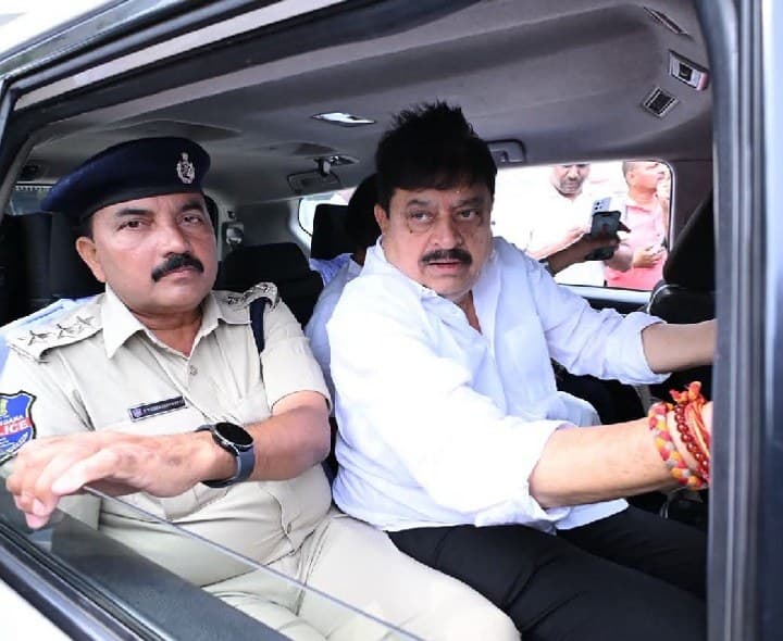 జడ్చర్లలో బీజేపీ రాష్ట్ర అధ్యక్షుడి అరెస్ట్ - Udayam