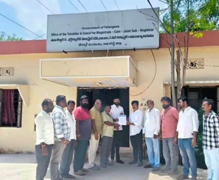 రైస్ మిల్లర్ల సమస్యలు పరిష్కరించాలని తహసిల్దార్ కు వినతి - Udayam