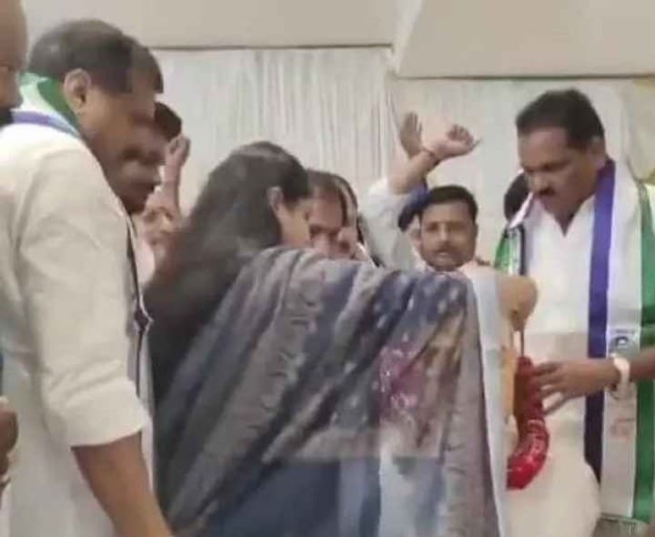 వైసీపీ శ్రేణులకు ఎమ్మెల్సీ బొత్స దిశానిర్దేశం - Udayam
