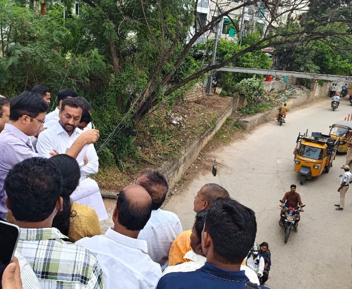 తెల్లాపూర్‌ ఆర్‌యూబీకి రూ.21 కోట్లు మంజూరు క్షేత్రస్థాయిలో పరిశీలించిన ఎంపీ - Udayam