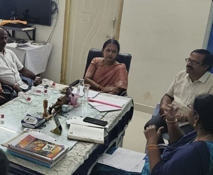 పోలింగ్ కేంద్రాలపై అభ్యంతరాలు తెలపాలి - Udayam
