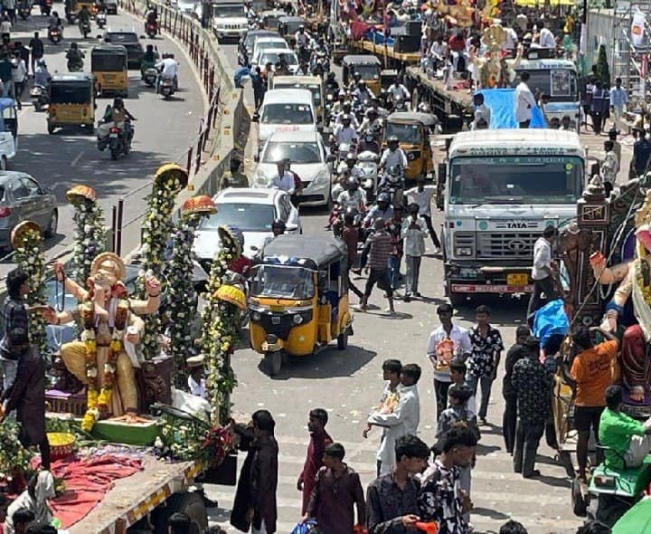 గణేష్ శోభాయాత్రల్లో అమ్మాయిలతో జాగ్రత్త