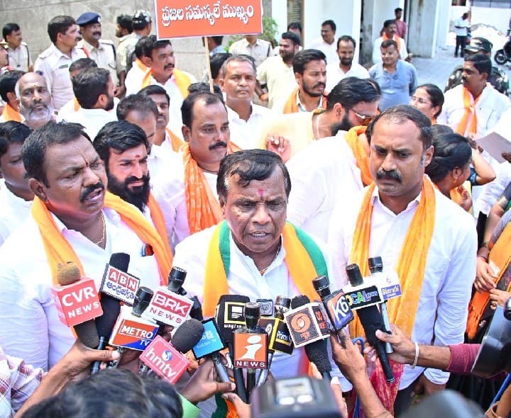 నిజామాబాద్ మున్సిపల్ నుంచి కమీషన్లు పోతున్నాయి అర్బన్ ఎమ్మెల్యే - Udayam