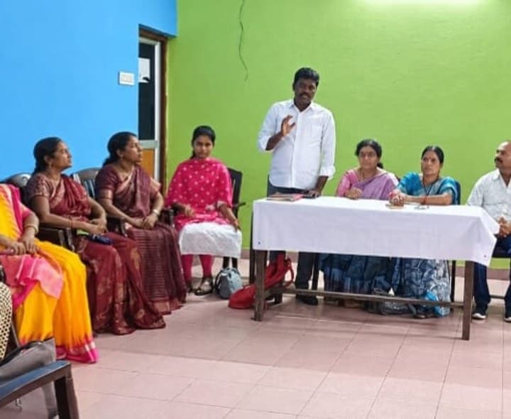 నిర్మల్ : అంగన్వాడీల హక్కుల సాధన సమస్యల పరిష్కారం కోసం ఆందోళనలు - Udayam