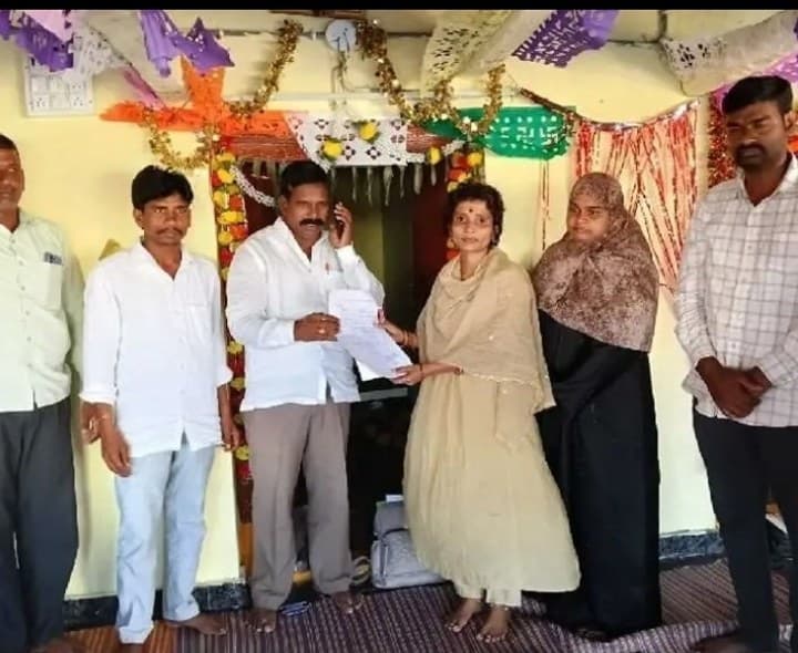 అంగన్వాడీ కేంద్రంలో వివక్షపై ఫిర్యాదు - Udayam