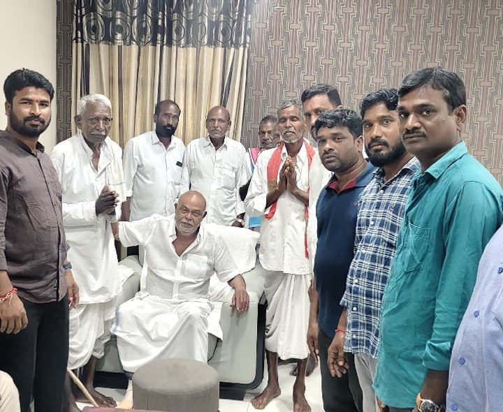 సొసైటీ సభ్యులను అభినందించిన ఎమ్మెల్యే - Udayam