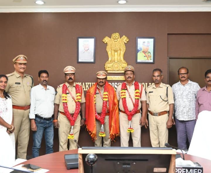 పదవి విరమణ పొందిన పోలీసులకు ఘన సన్మానం - Udayam