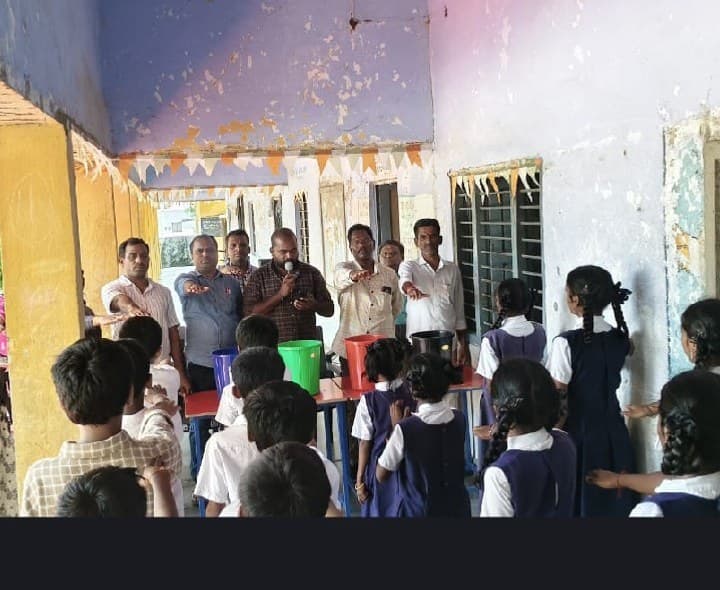 రామడుగు జెడ్పీహెచ్‌ఎస్‌లో స్వచ్ఛతపై అవగాహన - Udayam