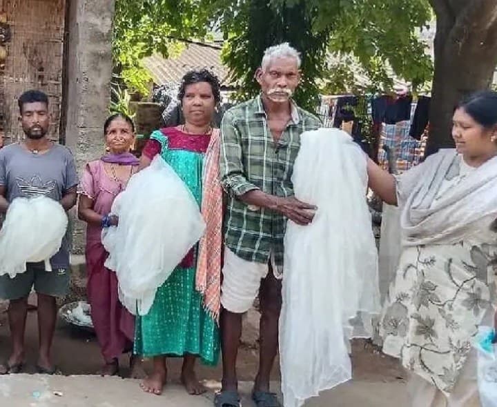 కారెంలో ఇంటింటికీ దోమతెరల పంపిణీ - Udayam